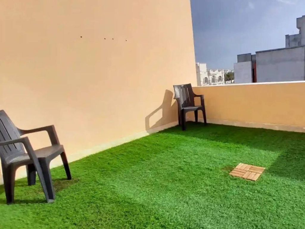 هاستل ایرانی